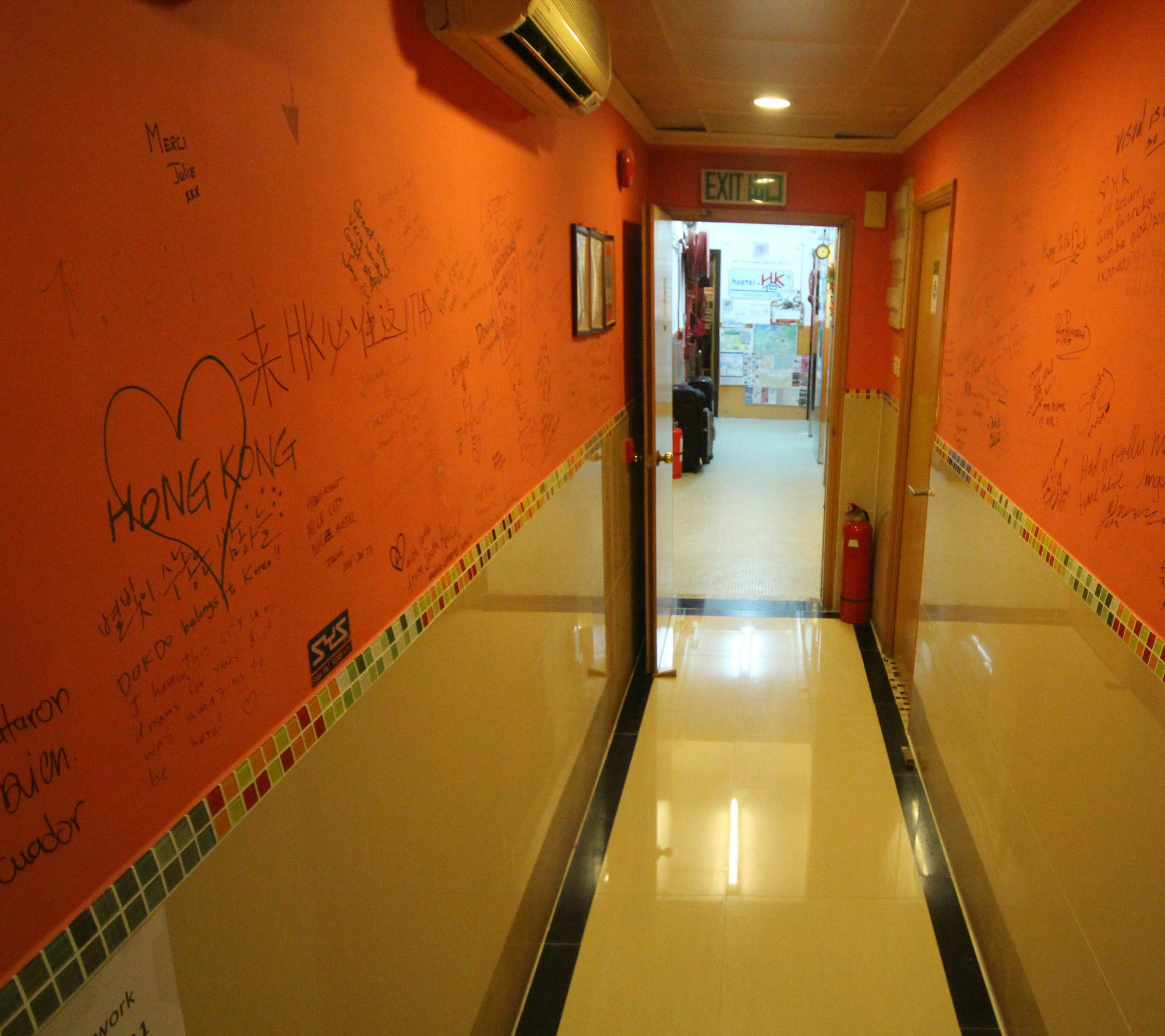 Comfort Hostel Гонконг Экстерьер фото